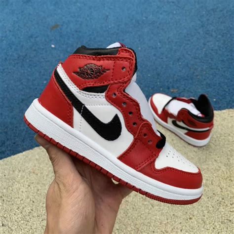 Kids' Jordan 1 .